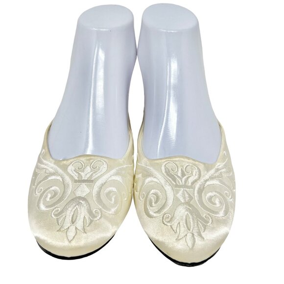 Victoria’s Secret Gold Label Vtg Slipper Low Heel Cream Satin Leather Sole 5 / 6 - Picture 3 of 10